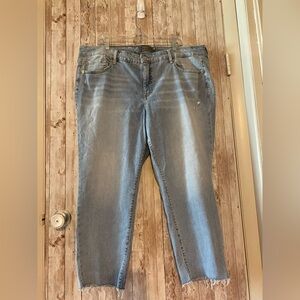 Torrid Crop boyfriend vintage stretch jeans size 20 cropped capris light denim